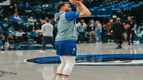 国足与澳大利亚队龄差异：中方球员平均.岁，对手.岁